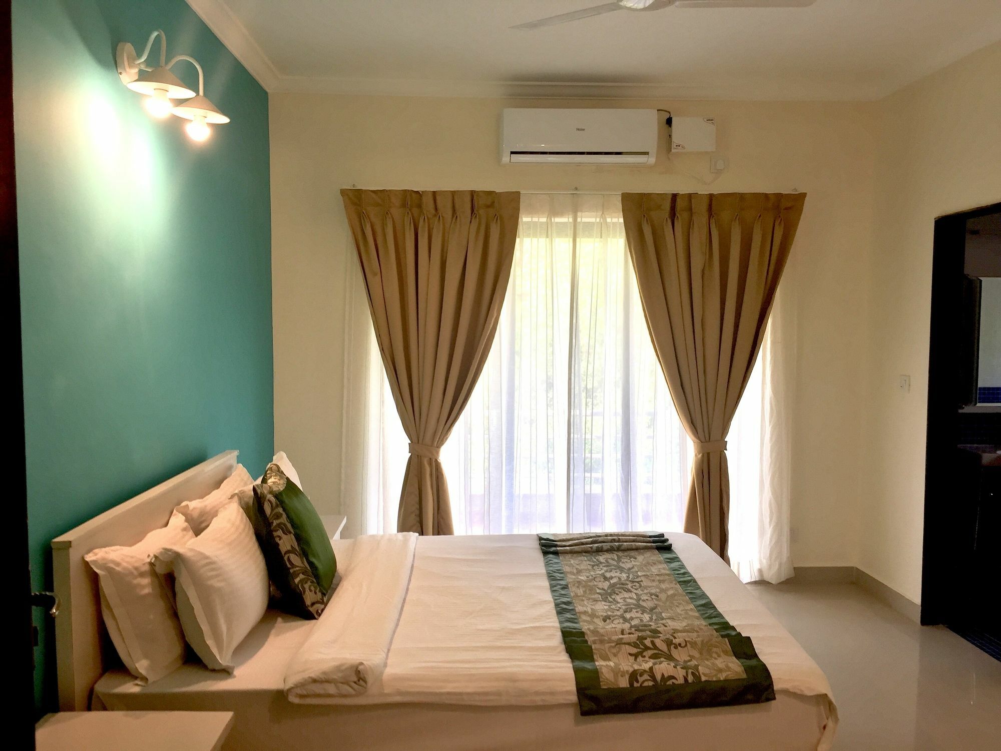 Treehouse Blue Hotel & Villas Colva Exterior foto